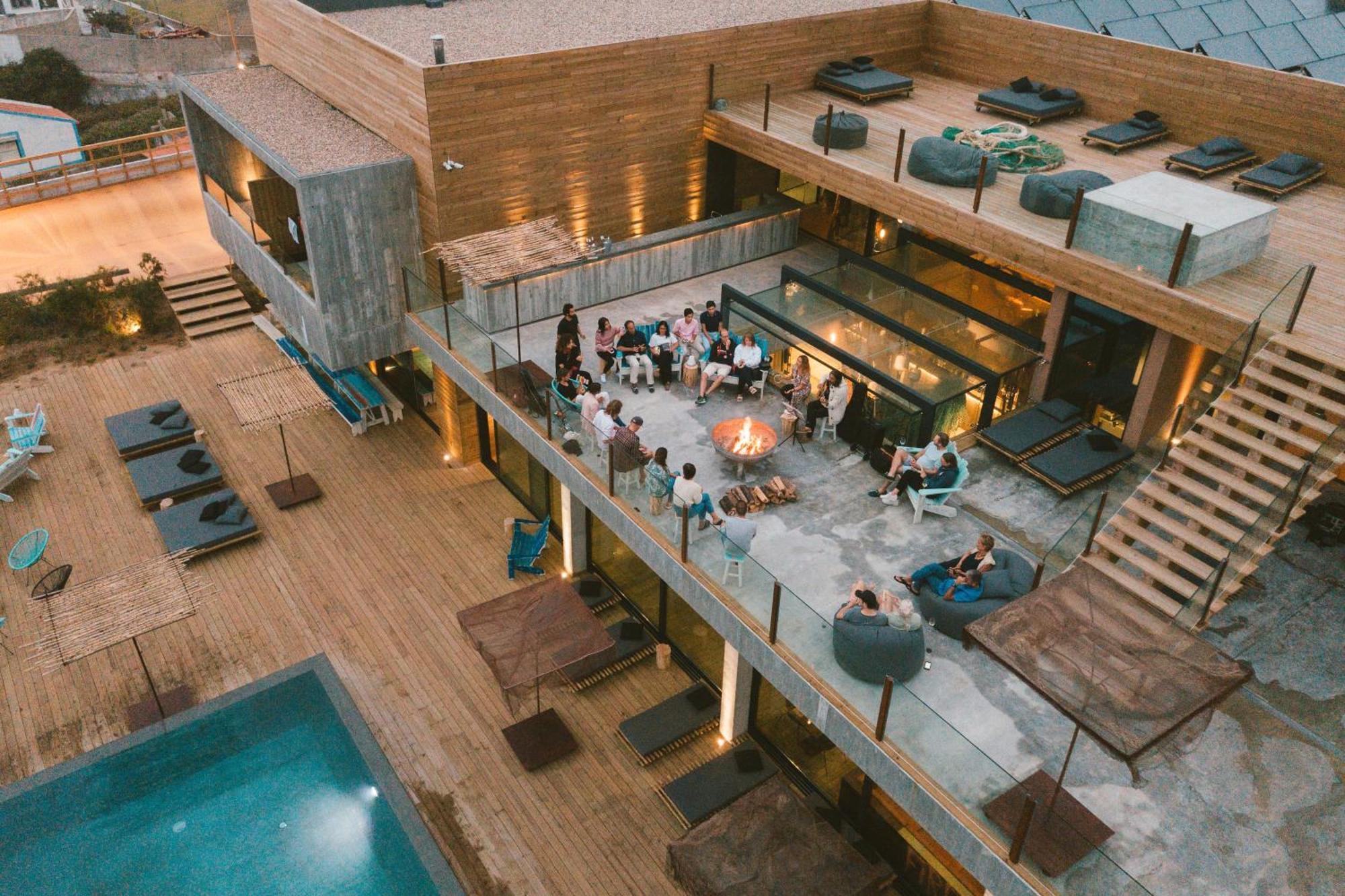 Отель Noah Surf House Portugal Санта-Круш Экстерьер фото