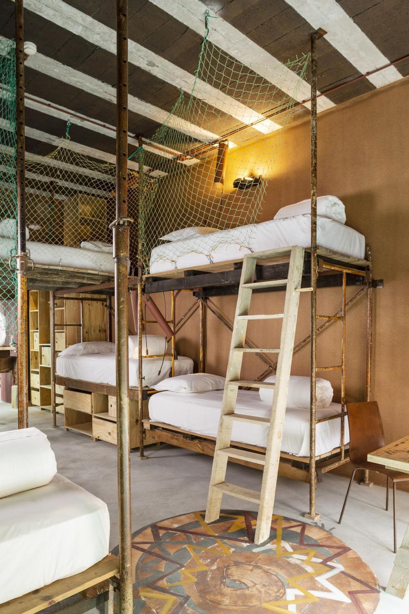 Отель Noah Surf House Portugal Санта-Круш Экстерьер фото