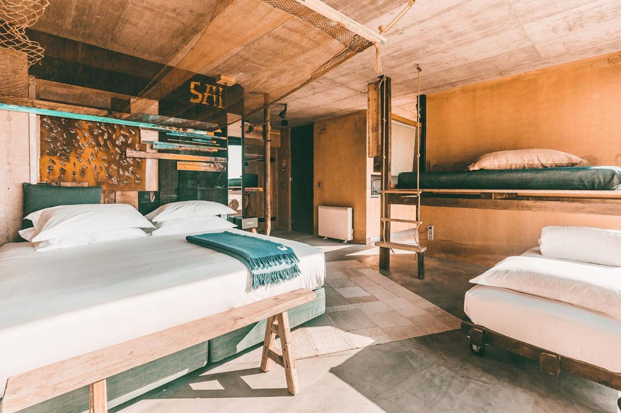 Отель Noah Surf House Portugal Санта-Круш Номер фото